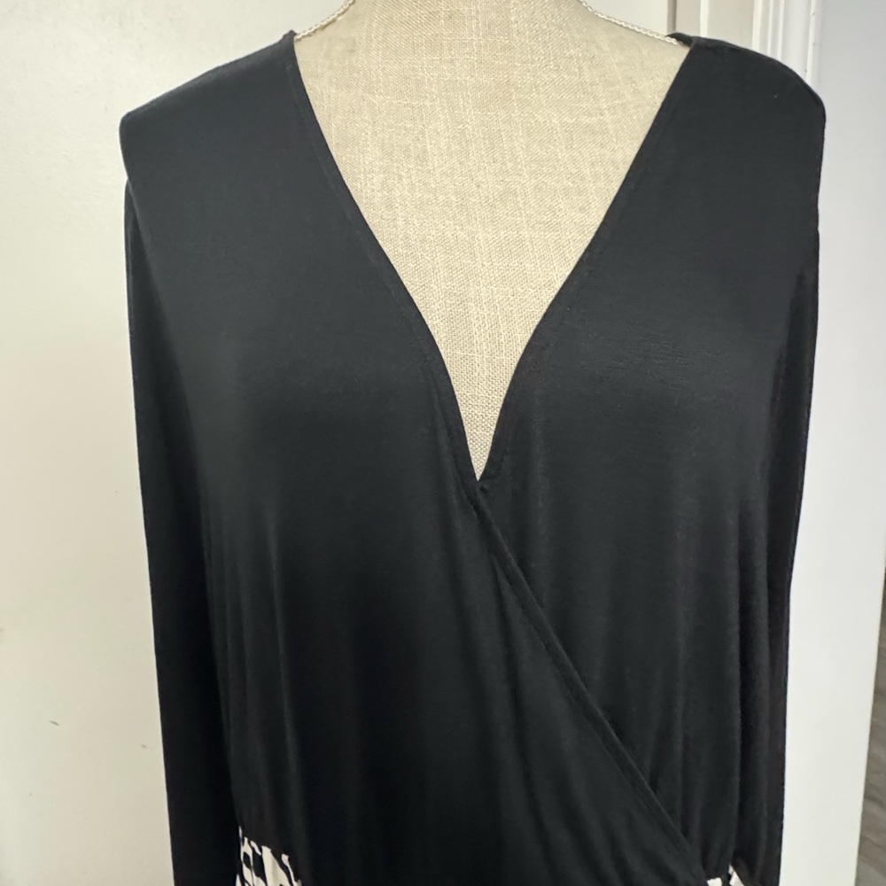 Elegant Zebra Print Maxi Dress - Picture 2 of 7